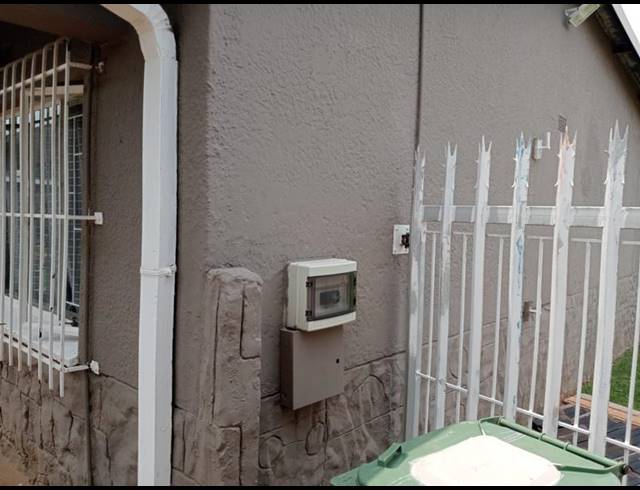 4 BEDROOM HOUSE FOR SALE IN VAN DYK PARK